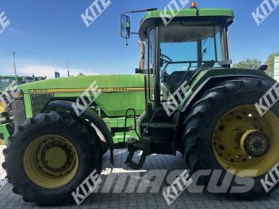 John Deere 8100 Traktori
