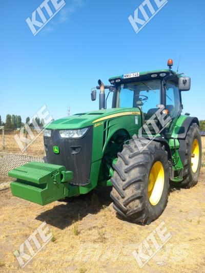 John Deere 8260R Tractors