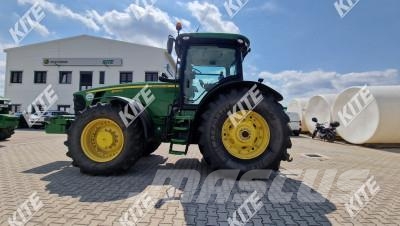 John Deere 8295R Traktori