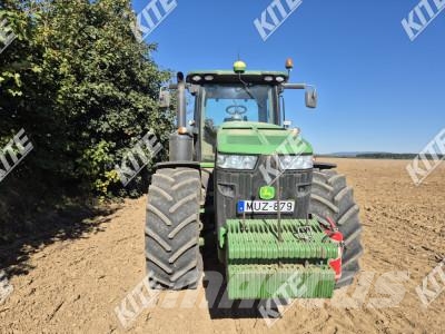 John Deere 8335R الجرارات