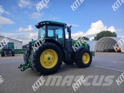 John Deere 8335R Traktorji
