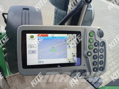 John Deere 8335R Traktorji
