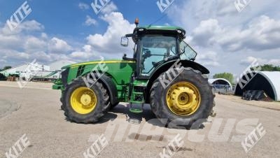 John Deere 8335R Traktori