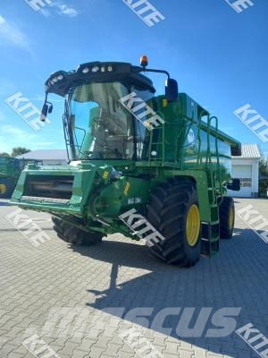 John Deere W550i Зернозбиральні комбайни
