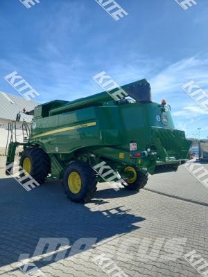 John Deere W550i Зернозбиральні комбайни