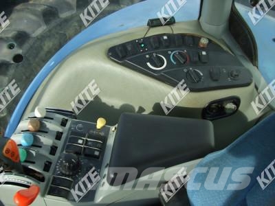 New Holland T8040 Traktori