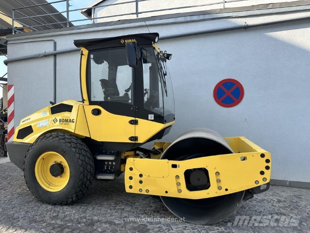 Bomag BW 177 D-5 مداحل ثنائية الاسطوانة