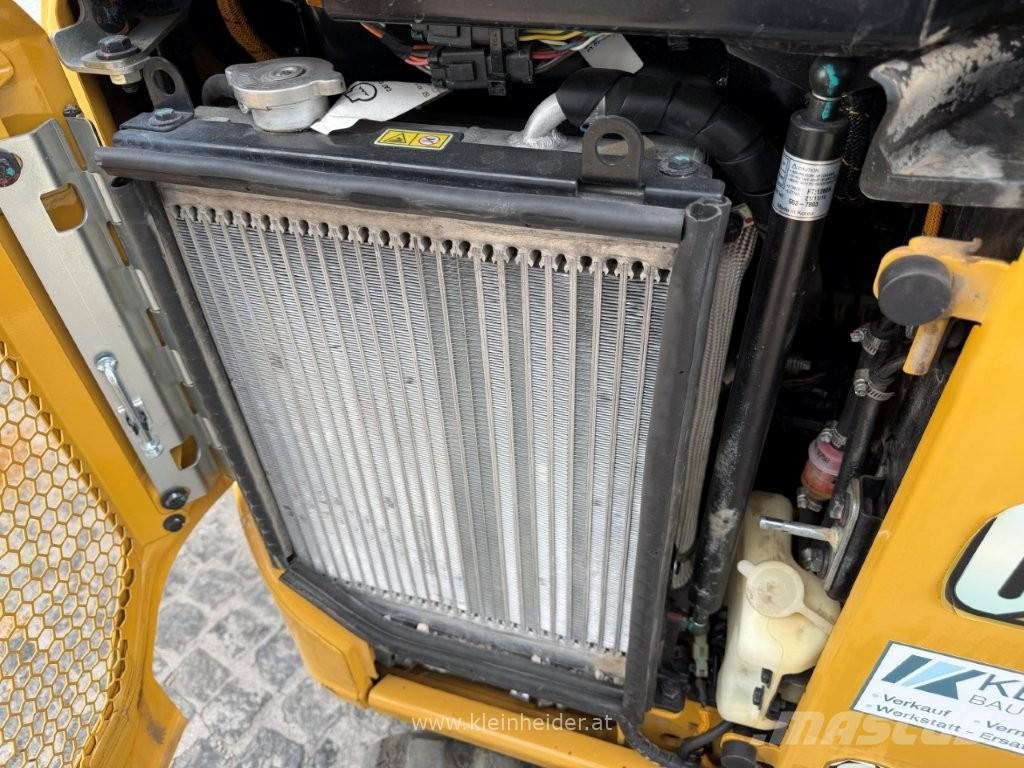 CAT 301.8 Powertilt Mini bageri <7t