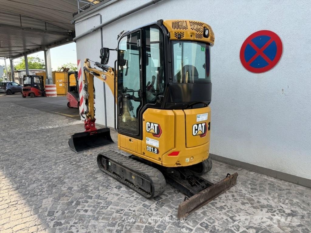 CAT 301.8 Powertilt Mini bageri <7t