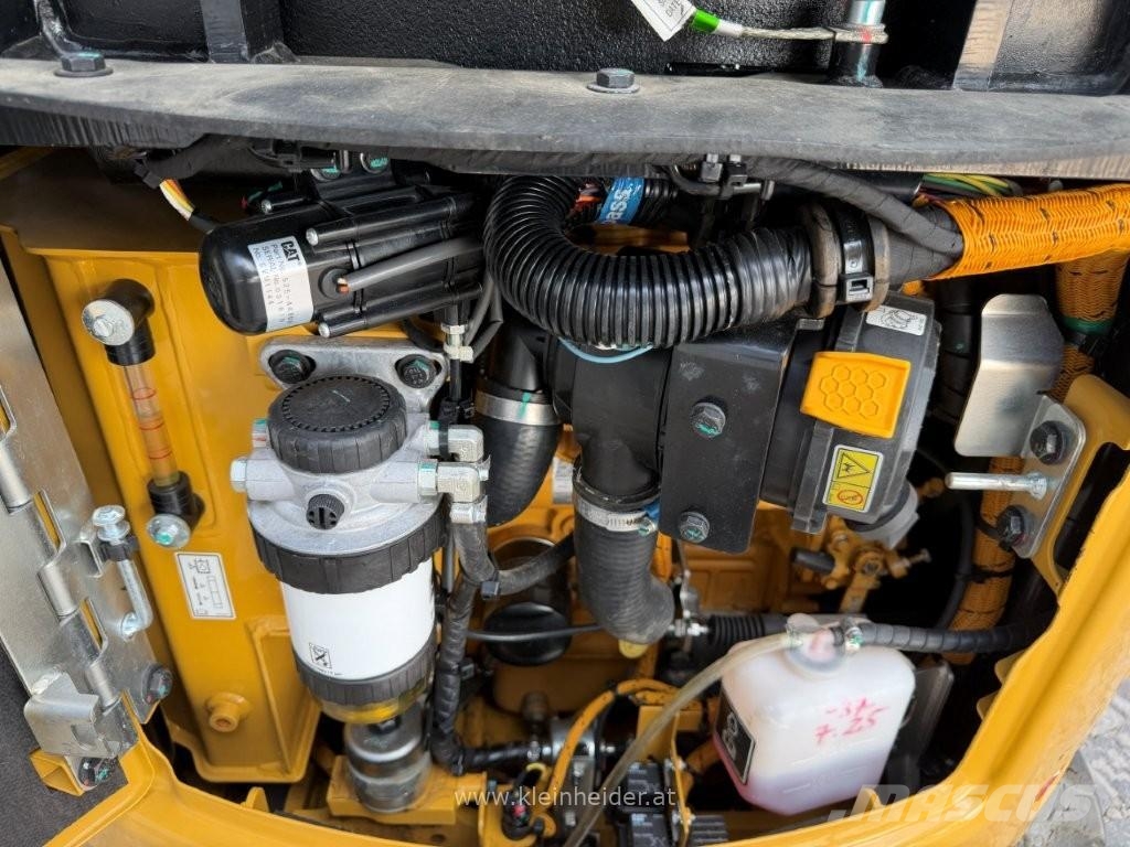 CAT 301.8 Powertilt Mini bageri <7t