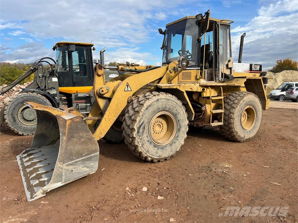 CAT 928 F Chargeuse sur pneus