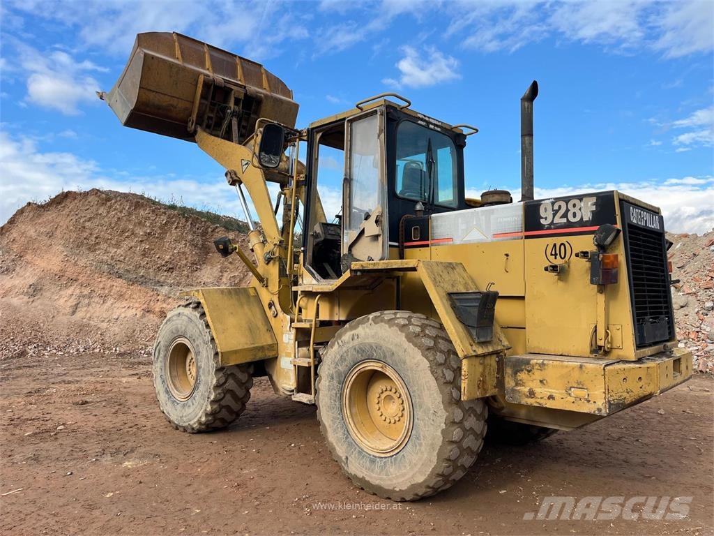 CAT 928 F Chargeuse sur pneus