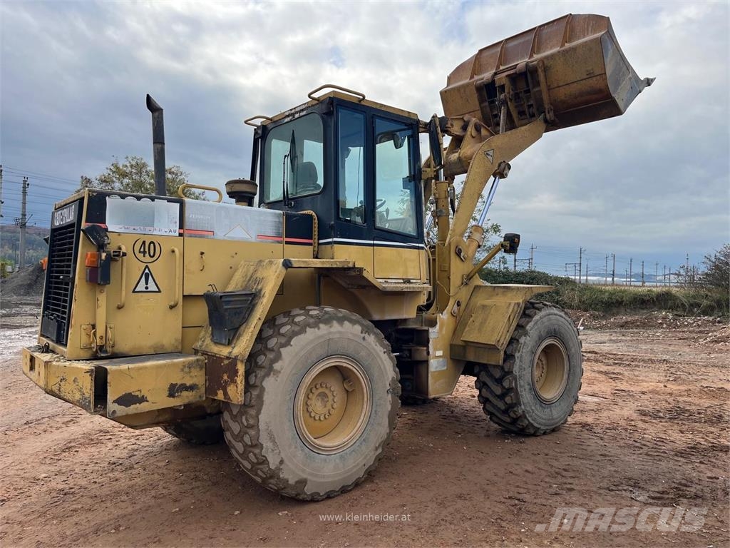 CAT 928 F Chargeuse sur pneus