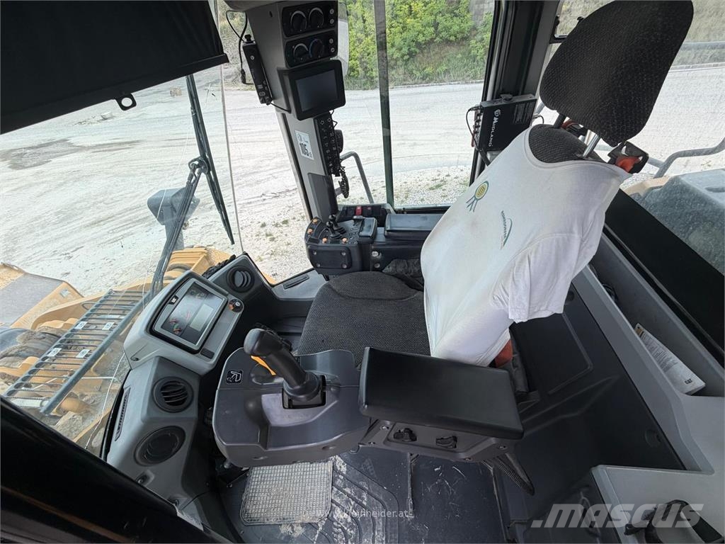 CAT 972 MXE Iekrāvēji uz riteņiem
