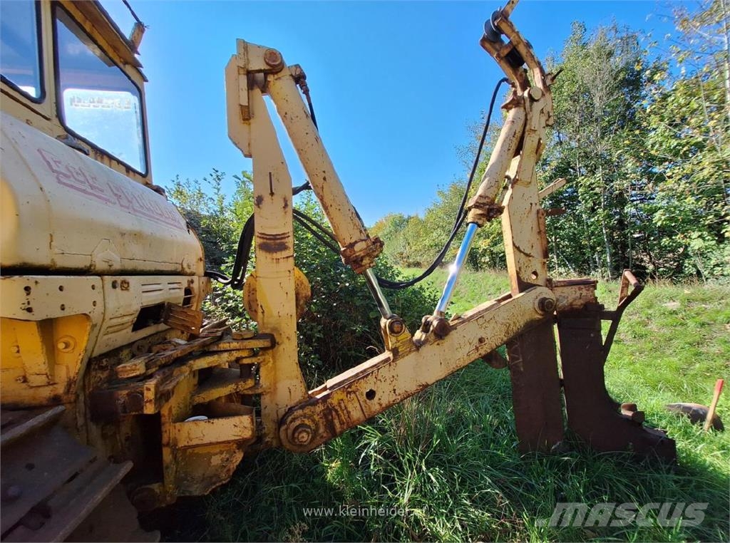 Komatsu D 65-A6-LGP Kabelpflug Asfaltafwerkmachines