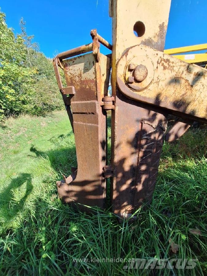 Komatsu D 65-A6-LGP Kabelpflug Asfaltafwerkmachines