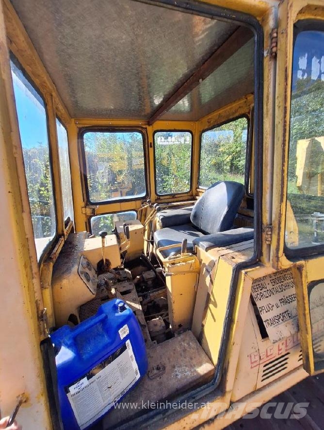 Komatsu D 65-A6-LGP Kabelpflug Asfaltafwerkmachines