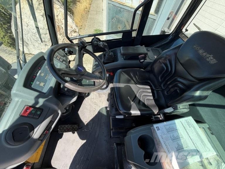 Komatsu WA 70-7 Gumikerekes homlokrakodók
