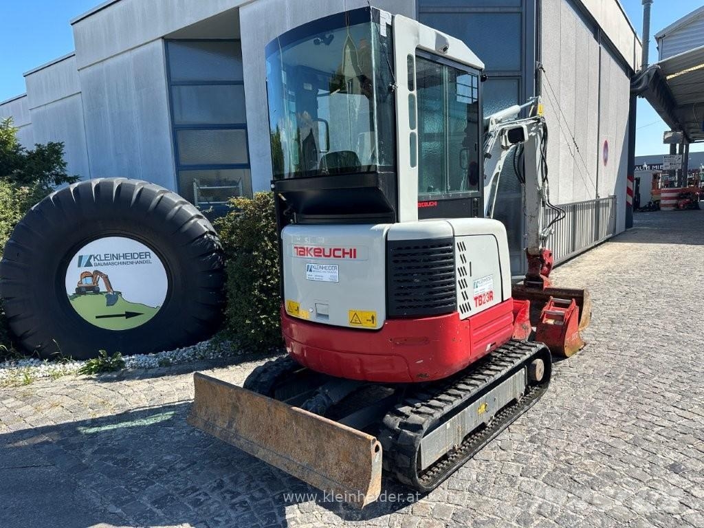 Takeuchi TB 23 R Powertilt Mini ekskavatörler, 7 tona dek