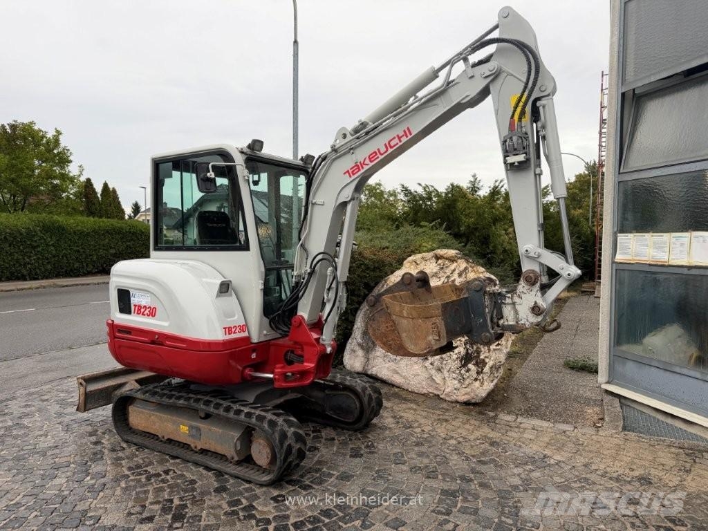 Takeuchi TB 230 Powertilt Mini bageri < 7t