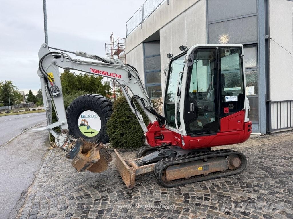 Takeuchi TB 230 Powertilt Mini bageri < 7t