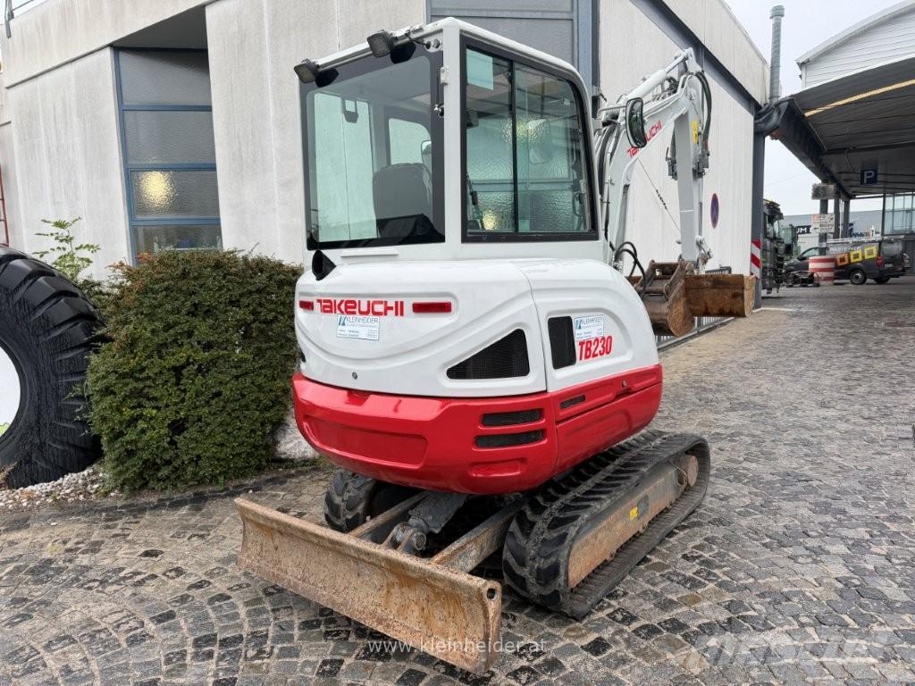 Takeuchi TB 230 Powertilt Mini bageri < 7t
