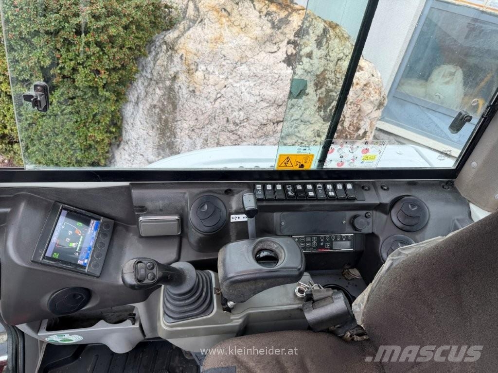 Takeuchi TB 230 Powertilt Mini bageri < 7t