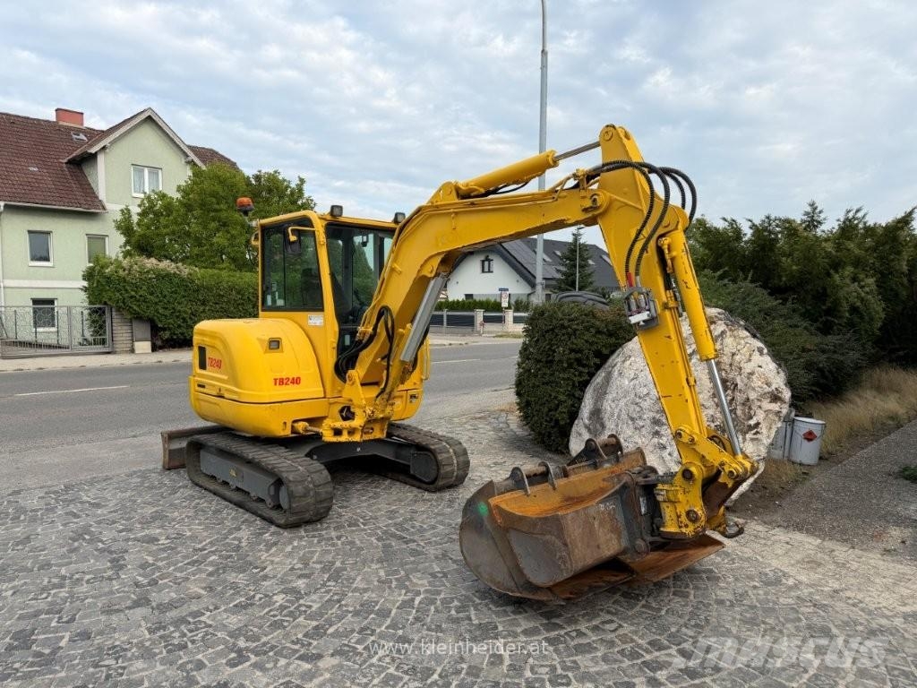 Takeuchi TB 240 Minigravere <7t