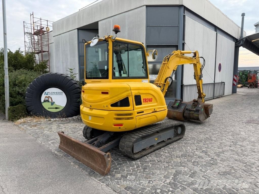 Takeuchi TB 240 Minigravere <7t