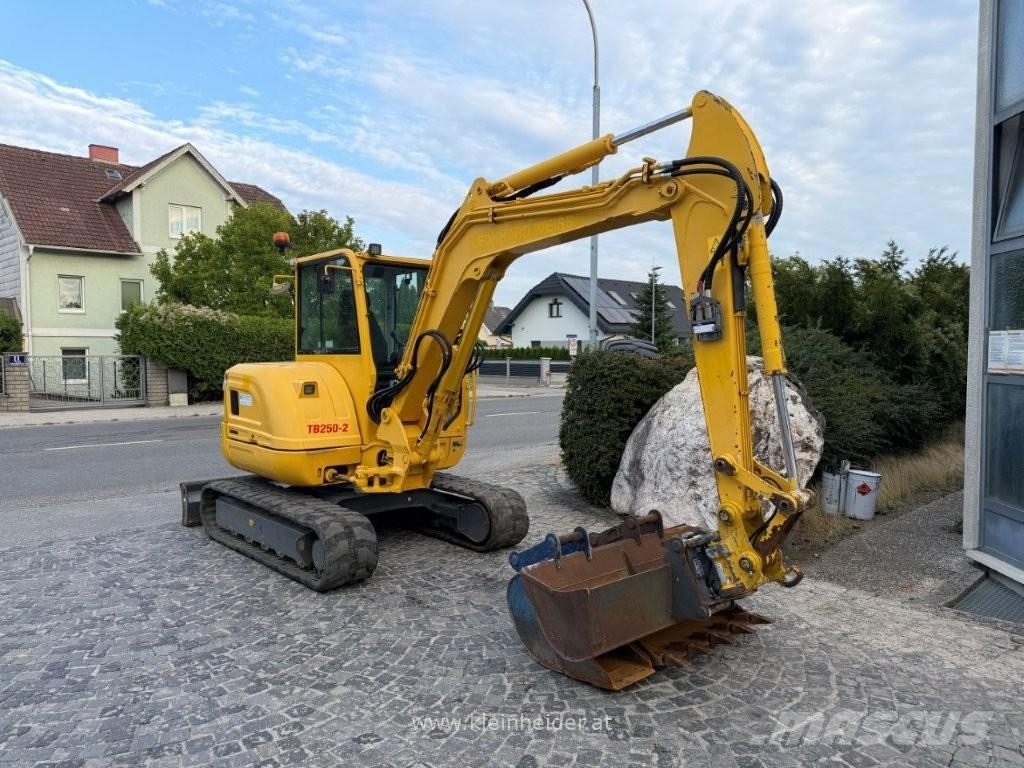 Takeuchi TB 250-2 Minigravere <7t