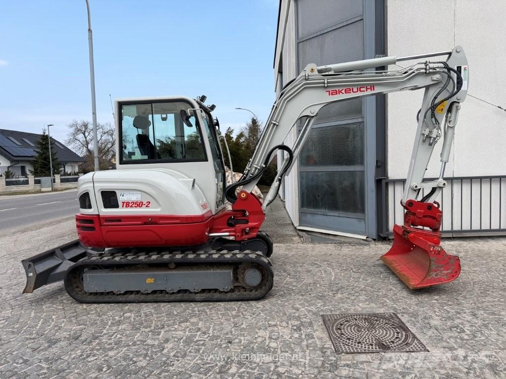 Takeuchi TB 250-2 Powertilt Εκσκαφάκι (διαβολάκι) < 7t