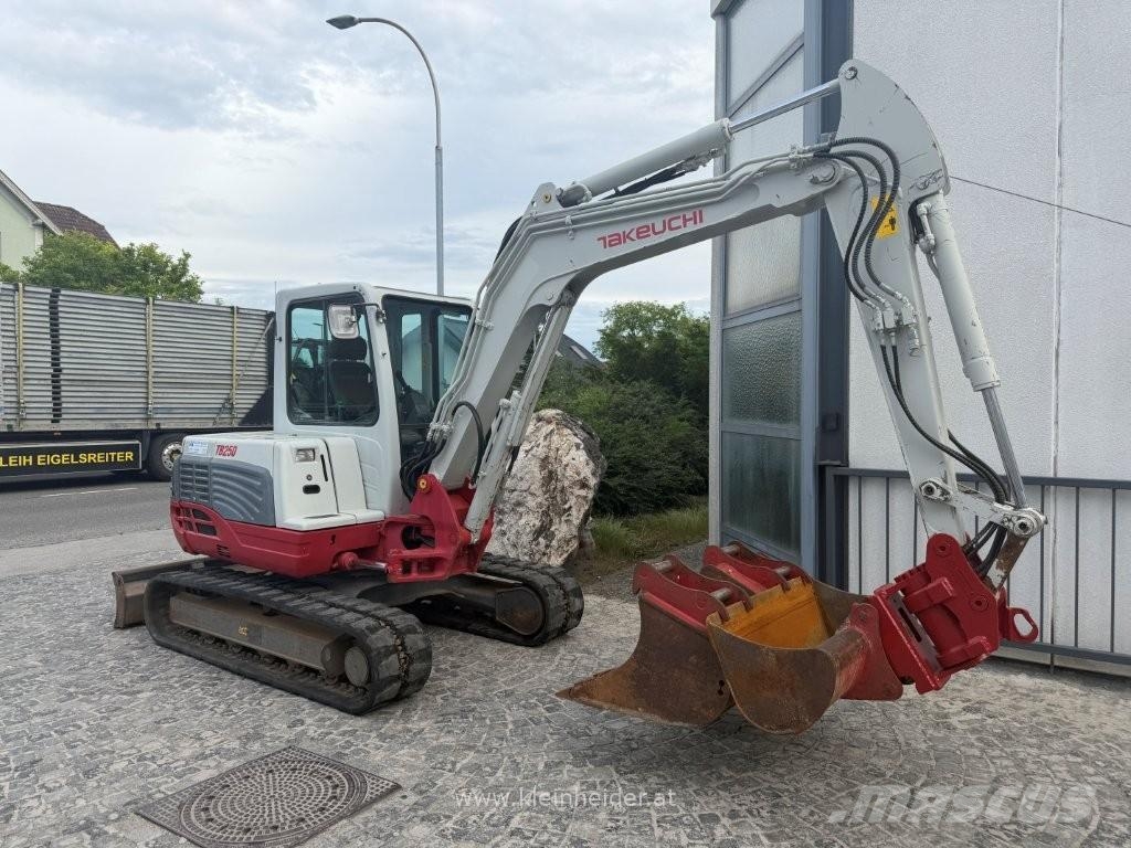 Takeuchi TB 250 Powertilt Εκσκαφάκι (διαβολάκι) < 7t