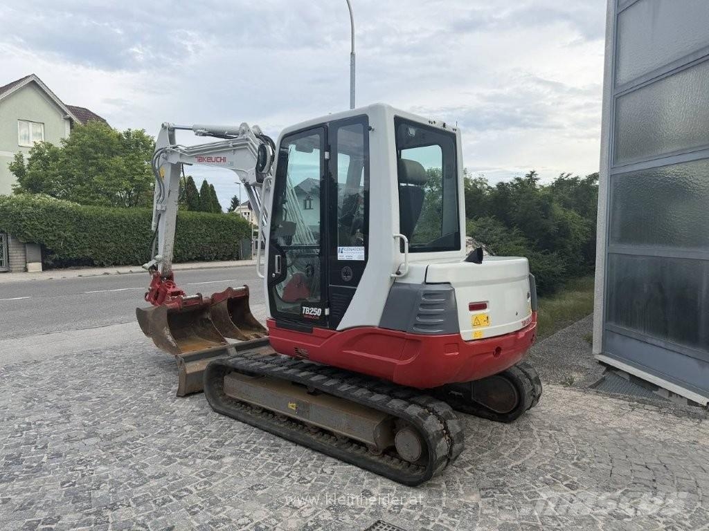 Takeuchi TB 250 Powertilt Εκσκαφάκι (διαβολάκι) < 7t