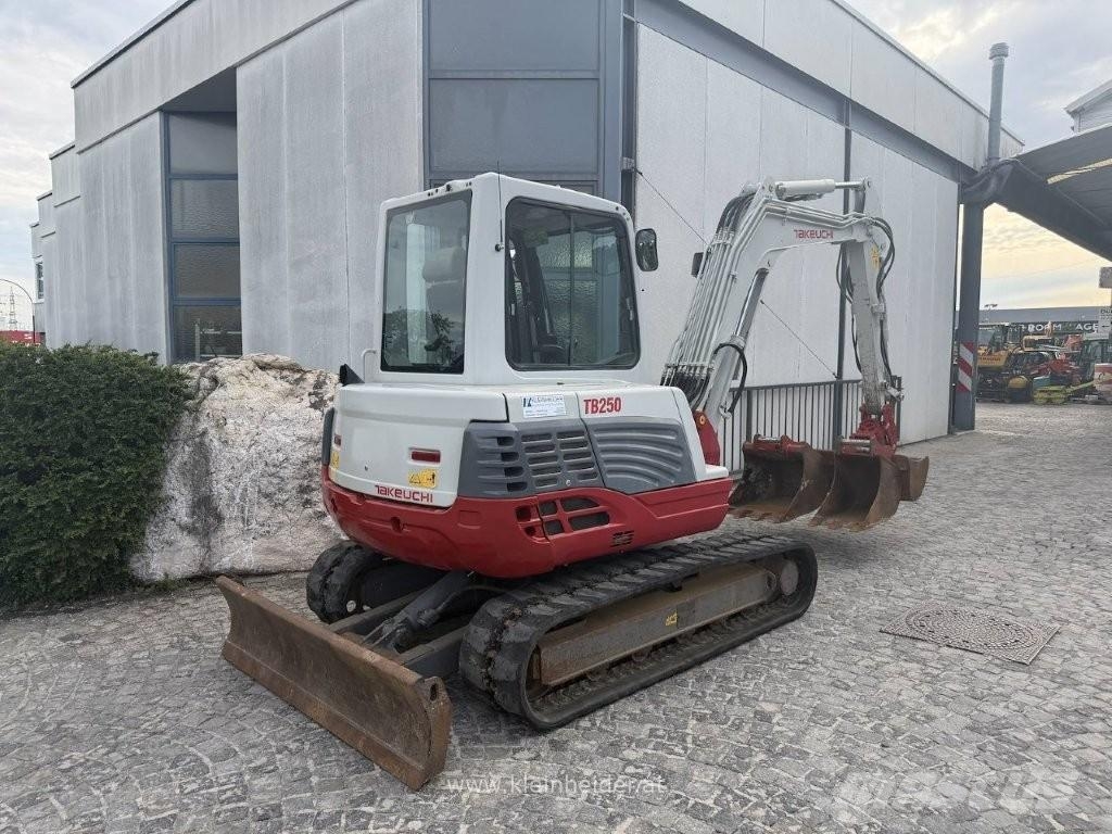 Takeuchi TB 250 Powertilt Εκσκαφάκι (διαβολάκι) < 7t