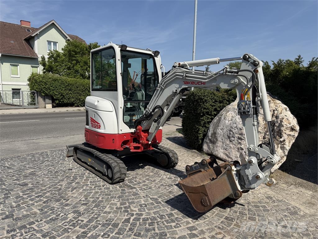 Takeuchi TB 325 R PT HS 03 小型挖土機/掘鑿機<7t(小型挖掘機)