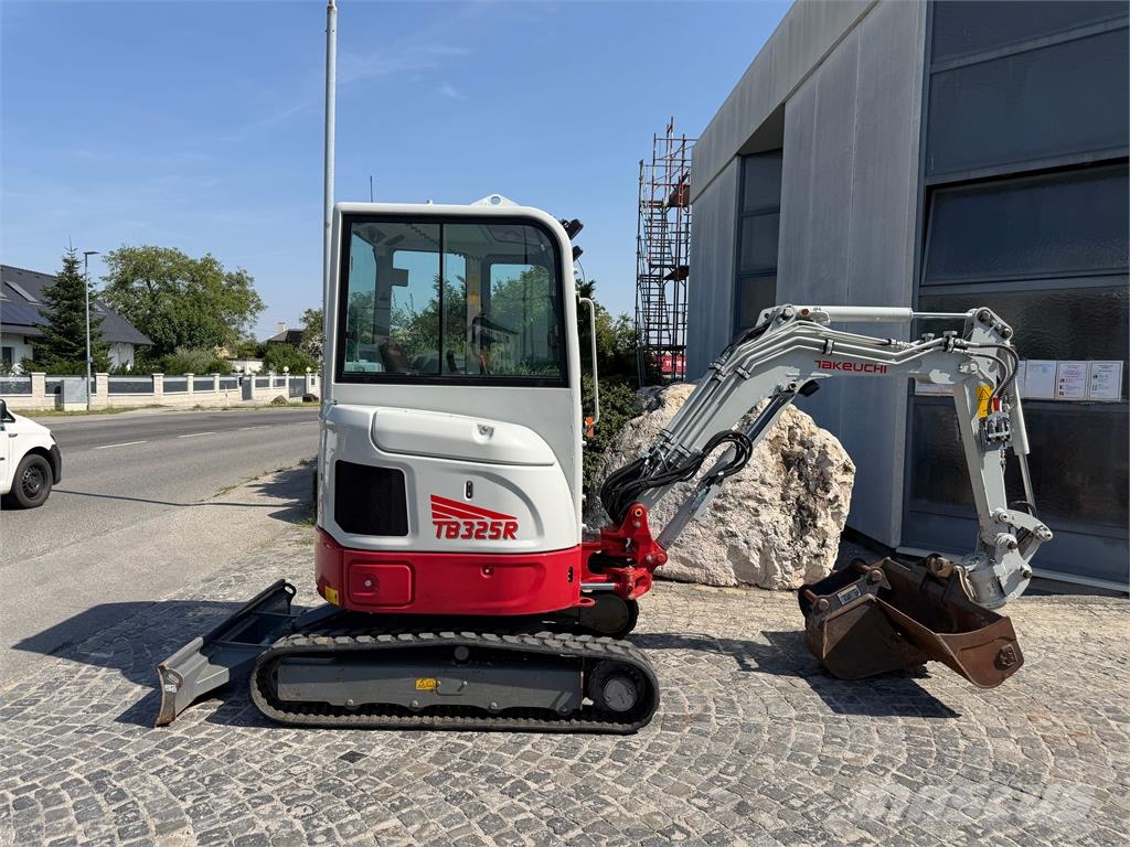Takeuchi TB 325 R PT HS 03 小型挖土機/掘鑿機<7t(小型挖掘機)