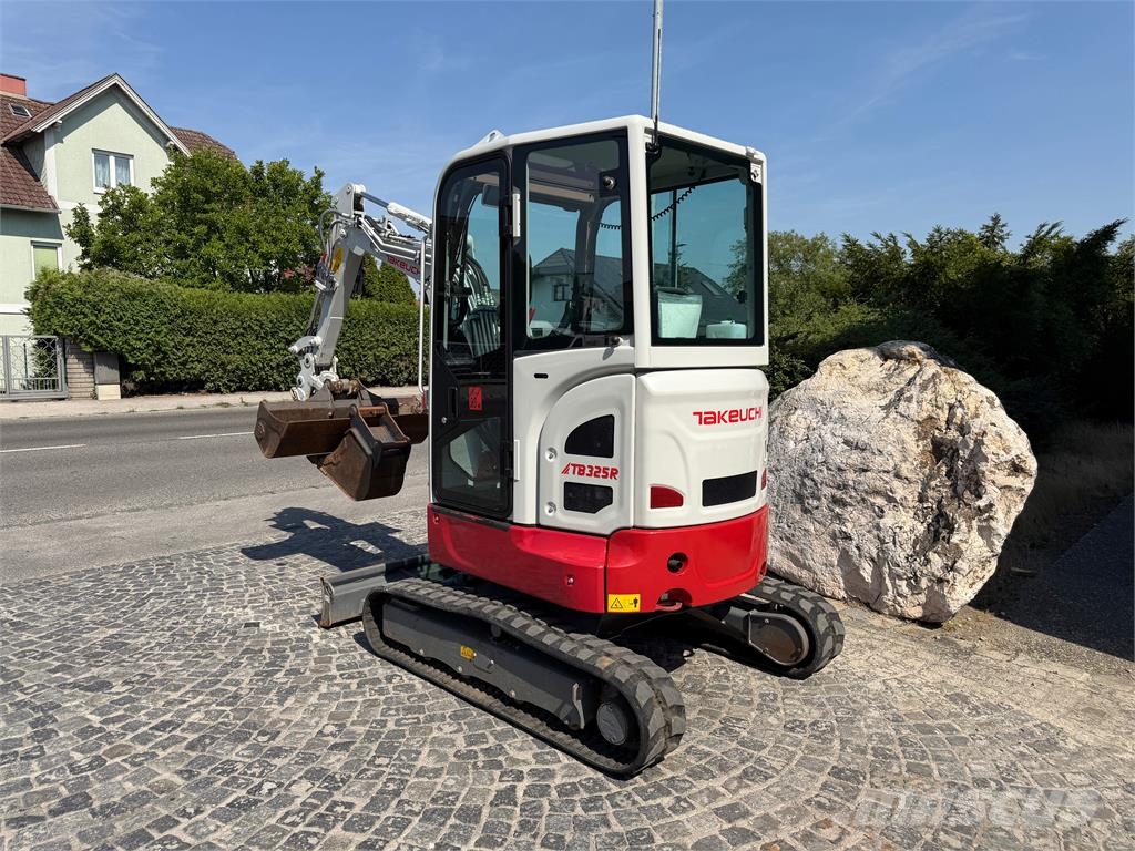 Takeuchi TB 325 R PT HS 03 小型挖土機/掘鑿機<7t(小型挖掘機)