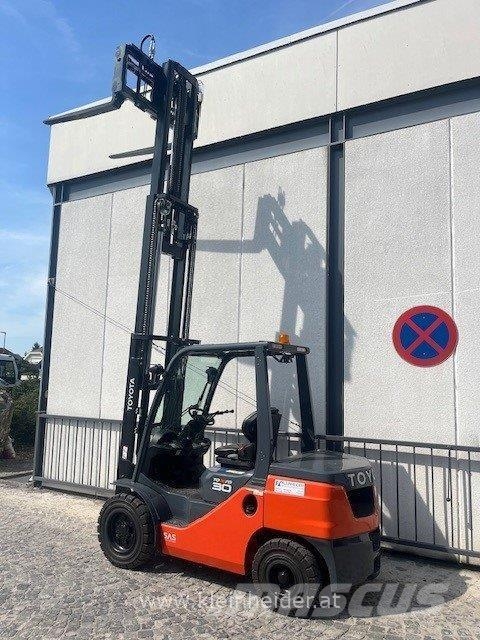 Toyota 52-8FDF30 Šakiniai krautuvai - Kita