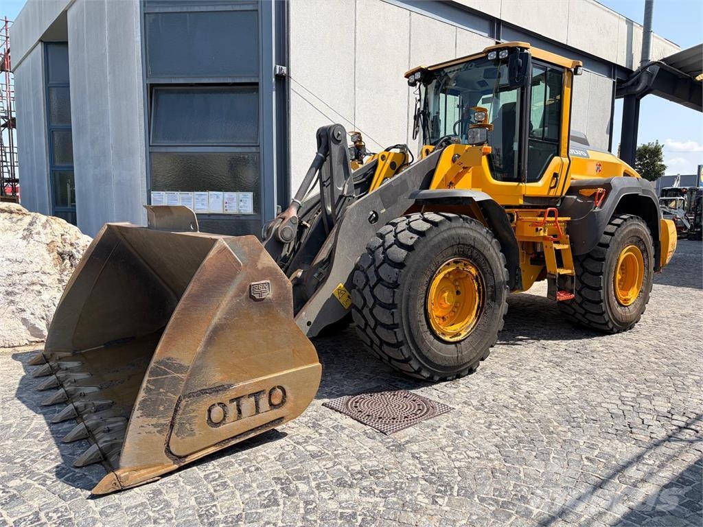 Volvo L 110 H + SW + Waage Pyöräkuormaajat