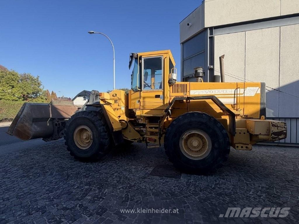 Volvo L 120 C Kolesové nakladače