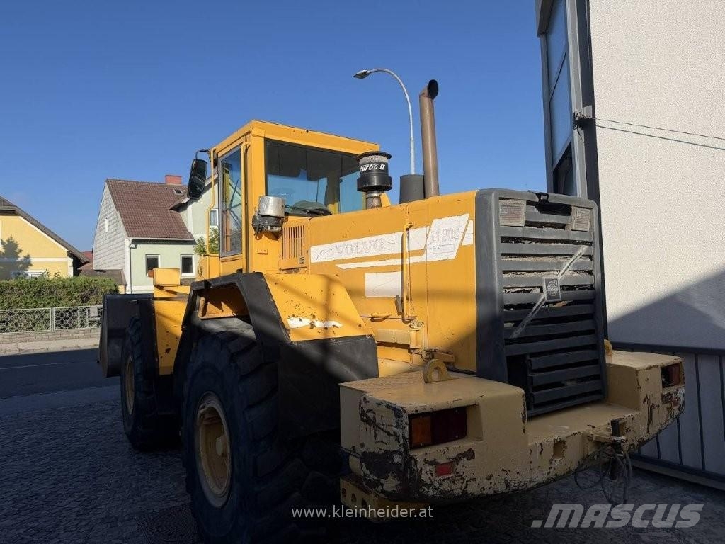 Volvo L 120 C Kolesové nakladače