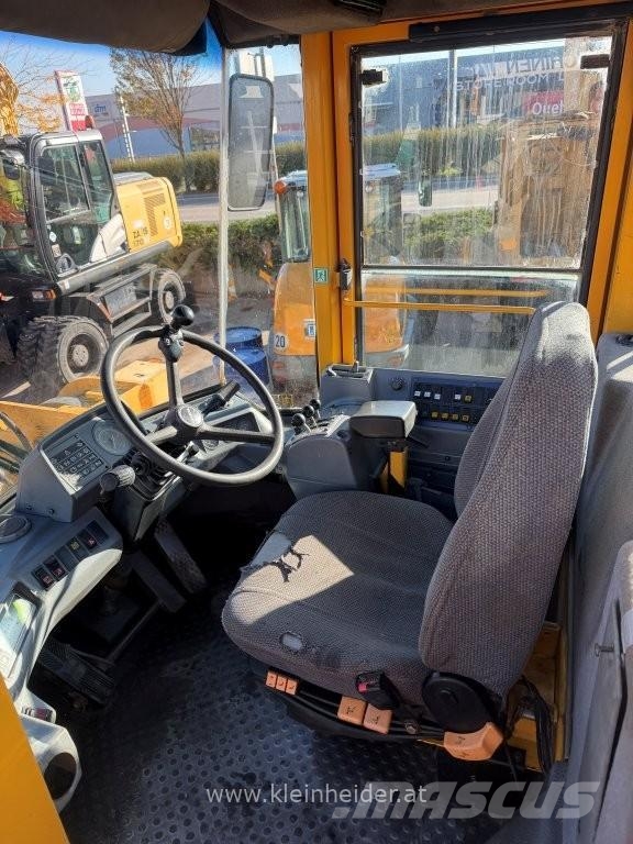 Volvo L 120 C Kolesové nakladače