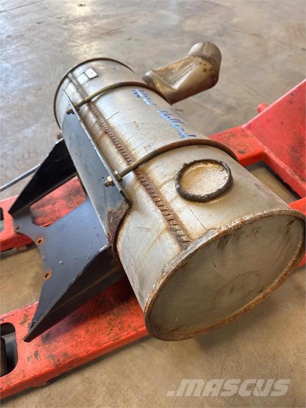 CNH / NEW HOLLAND EXHAUST MUFFLER 72213509 معدات البناء - غير ذلك