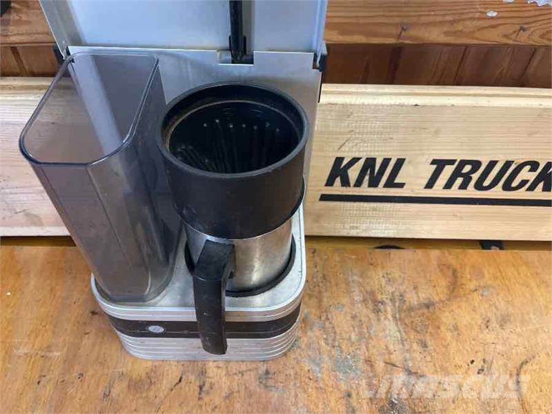  DIVERSE COFFEE MAKER كابينة والداخلية