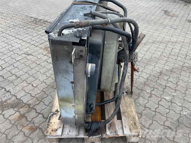 Iveco CROSSWAY RADIATOR / COOLER ASSY معدات النقل - غير ذلك