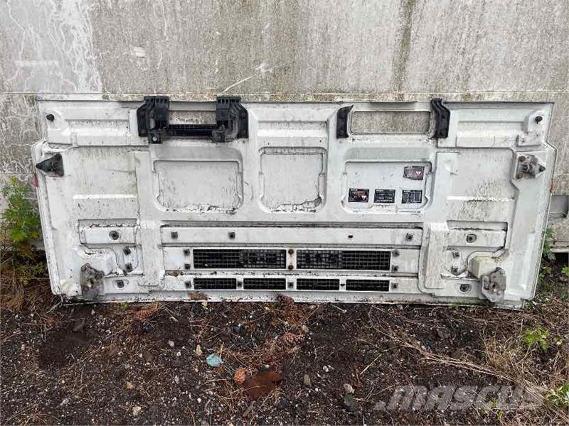 Iveco EUROCARGO FRONT GRILL Kabinos ir salonai
