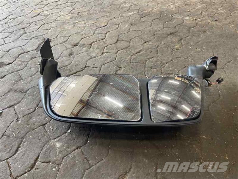 Iveco S-WAY SIDE MIRROR LEFT Cabines