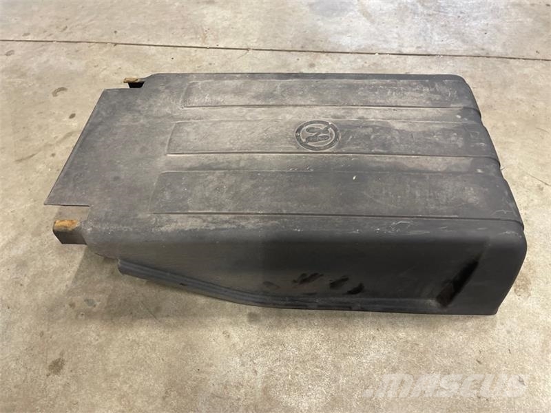 MAN BATTERY COVER 81.41860-0241 Outros componentes