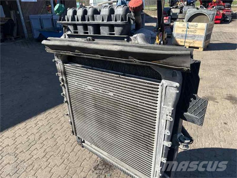 MAN COOLER / INTERCOOLER 81.06100-6924 Radiadores