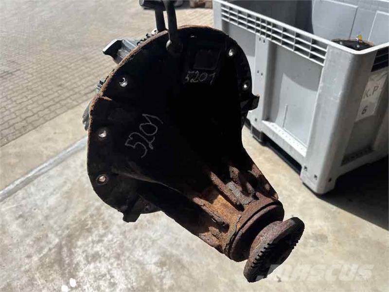 MAN DIFF HY-0718 - 3.700 // 81.35010-6235 Ejes